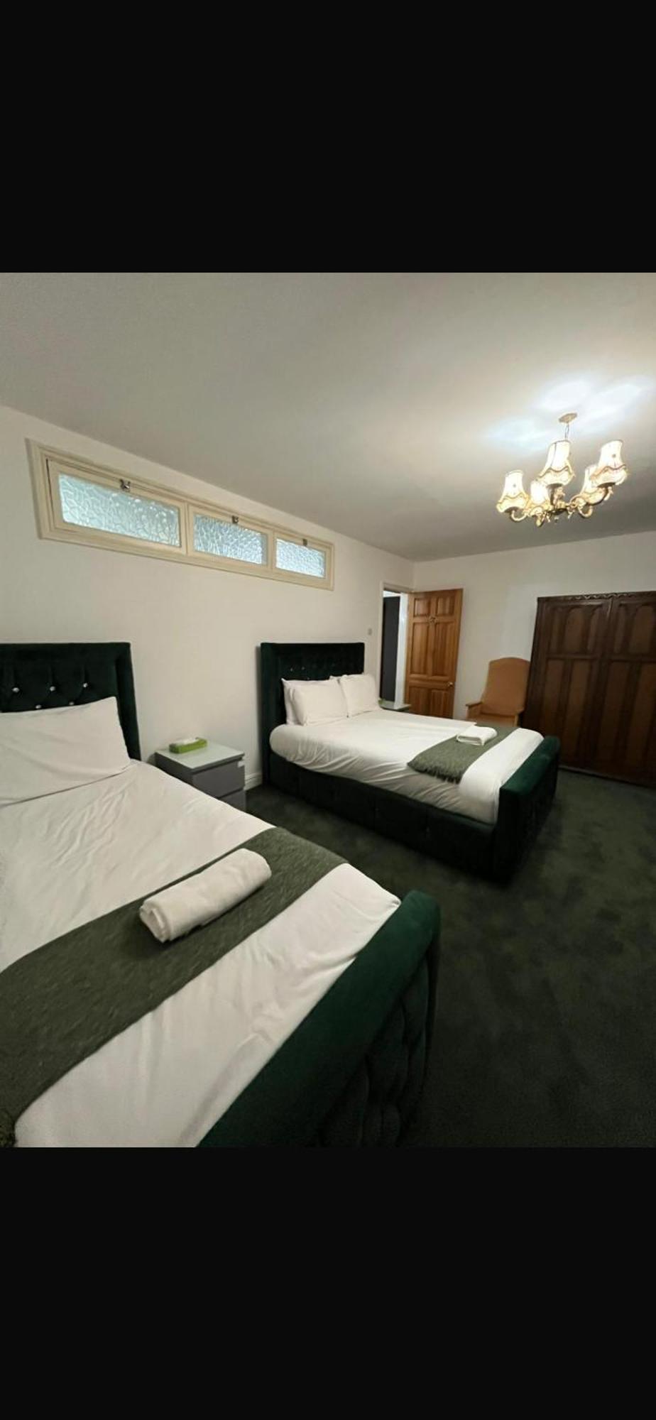 Unwind In Comfort At Cosy Caradus Your 4 Bedroom Home Sweet Home! Birmingham Exterior photo