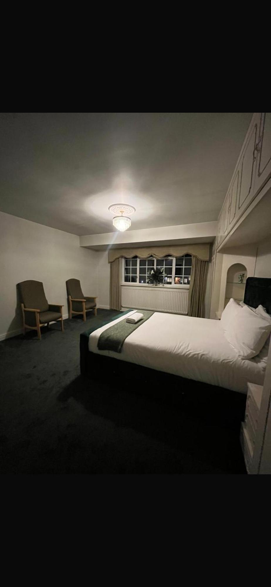 Unwind In Comfort At Cosy Caradus Your 4 Bedroom Home Sweet Home! Birmingham Exterior photo